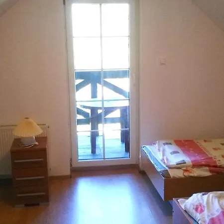 בית הארחה Dom Wypoczynkowy Jantar Lesniczowka 1A סטגנה