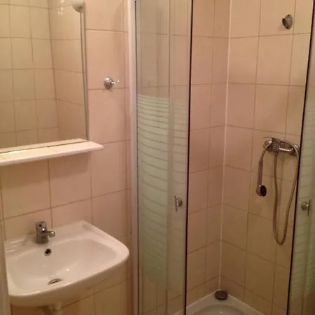 Dom Wypoczynkowy Jantar Lesniczowka 1A *