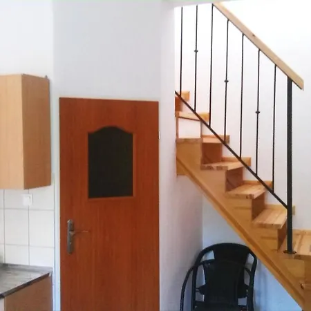 Dom Wypoczynkowy Jantar Lesniczowka 1A בית הארחה סטגנה