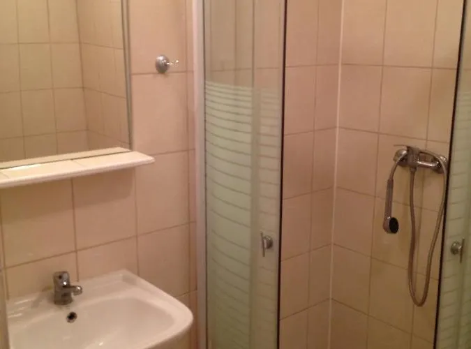 Dom Wypoczynkowy Jantar Lesniczowka 1A *