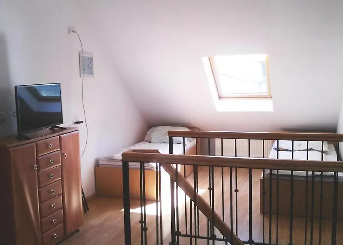 Gasthof Dom Wypoczynkowy Jantar Lesniczowka 1A *